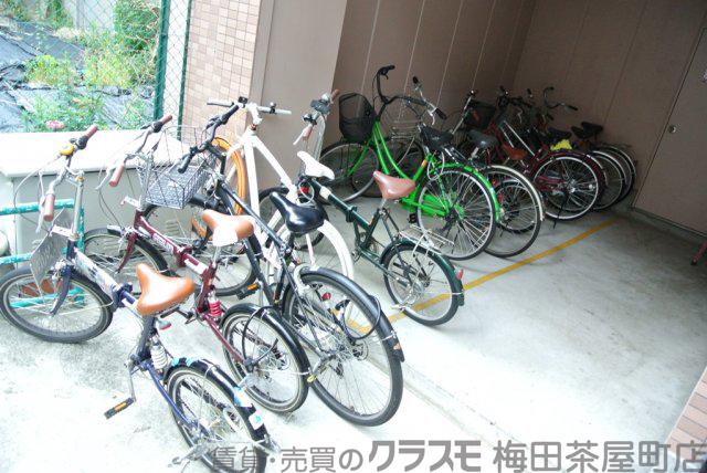 28/30 駐車場