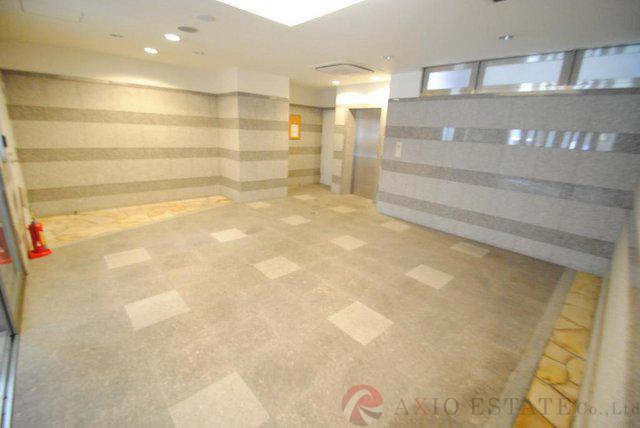 18/21 エントランス