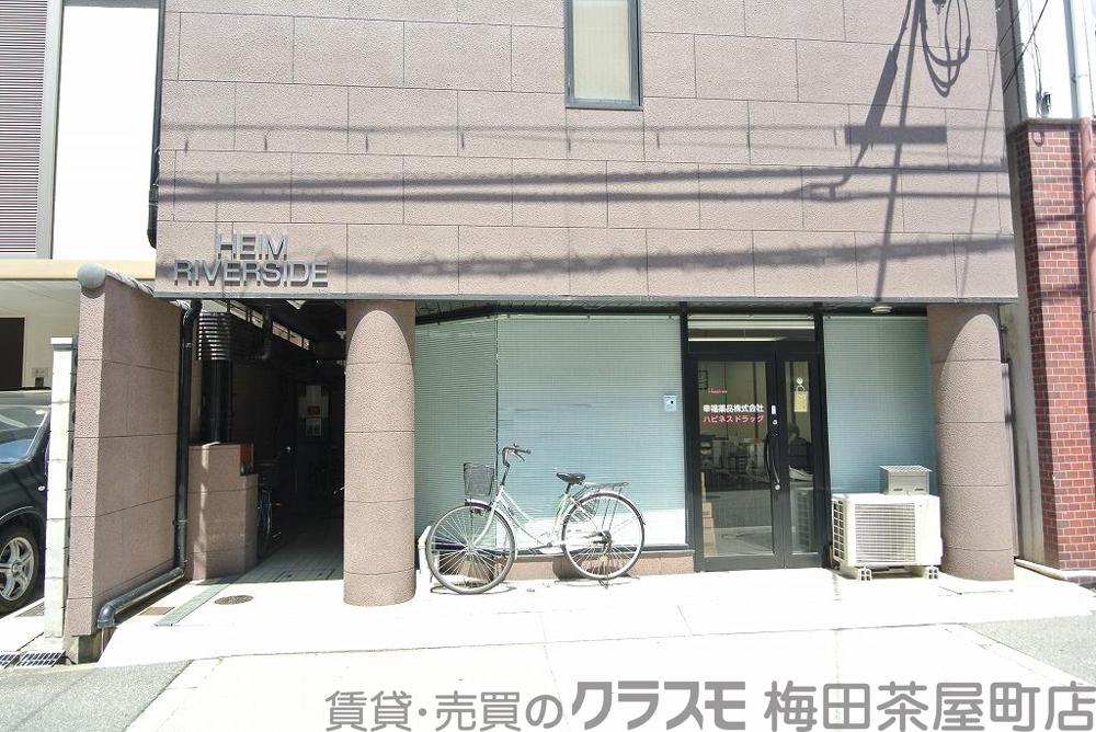 26/30 エントランス