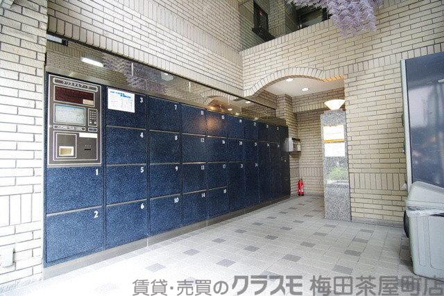 25/30 エントランス