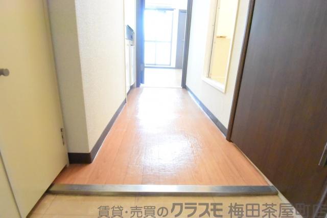 23/30 玄関