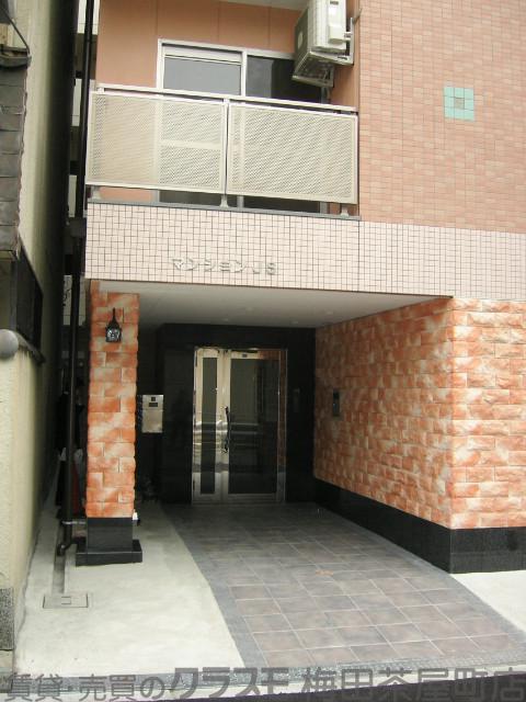 18/23 エントランス