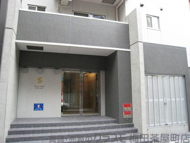 27/30 エントランス