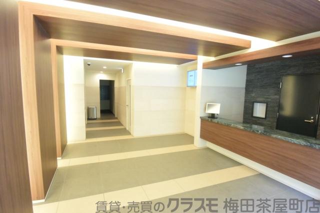 23/29 エントランス