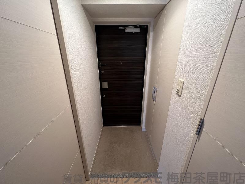 14/30 玄関