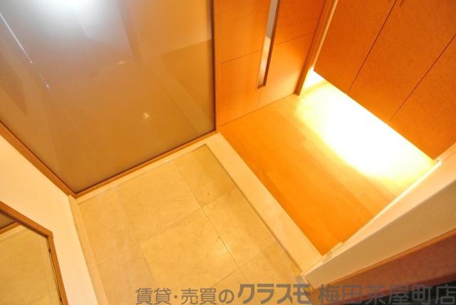 18/30 玄関