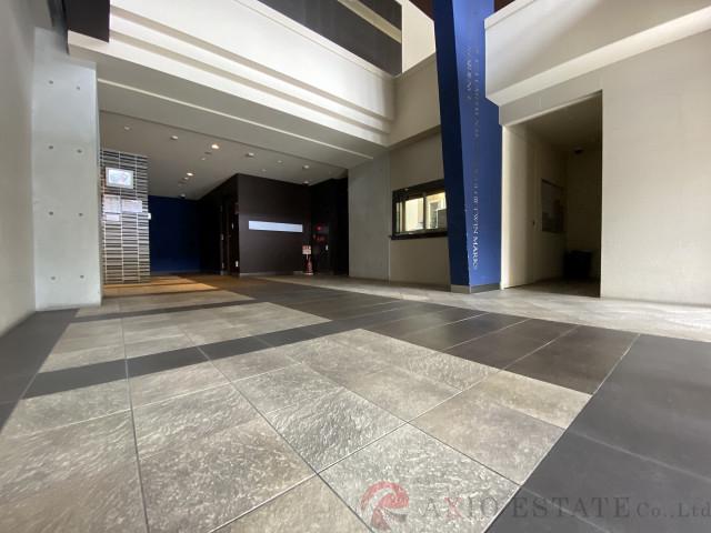 25/30 エントランス