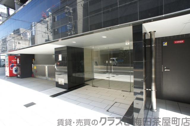 26/30 エントランス