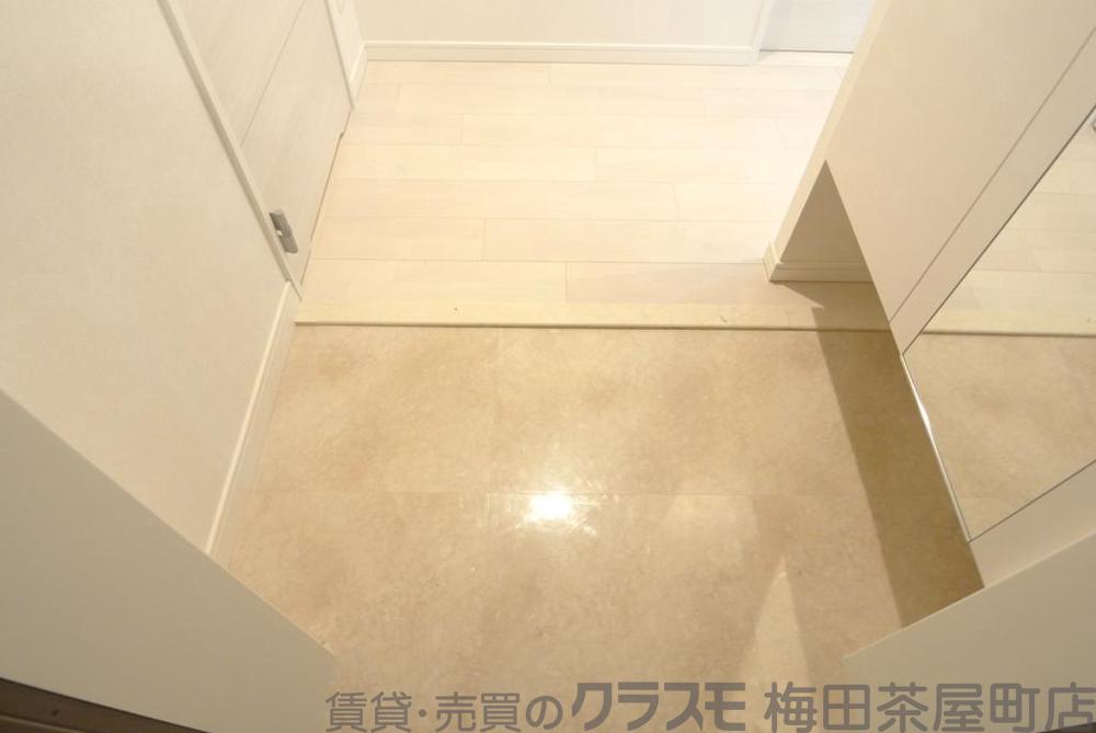 14/30 玄関