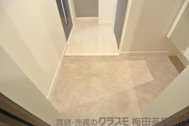 14/30 玄関