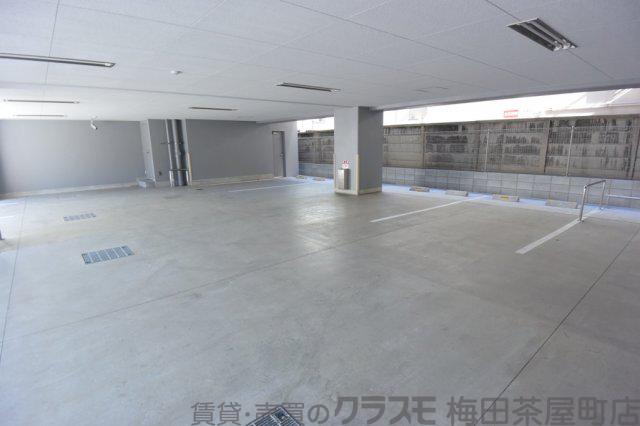 26/29 駐車場