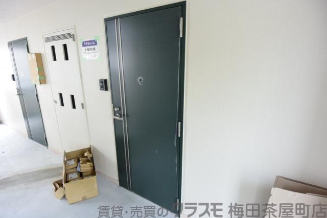 13/25 玄関