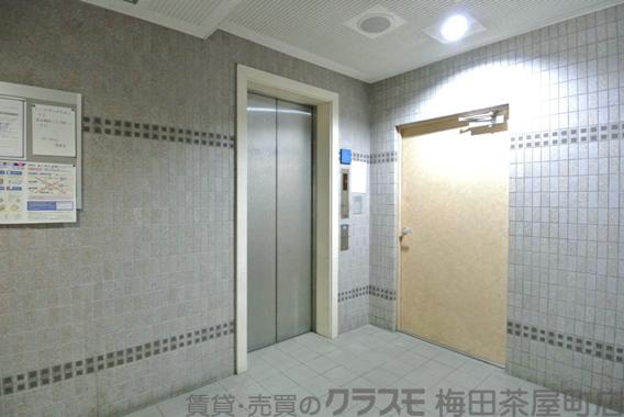 20/28 エントランス