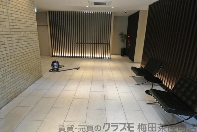 18/21 エントランス