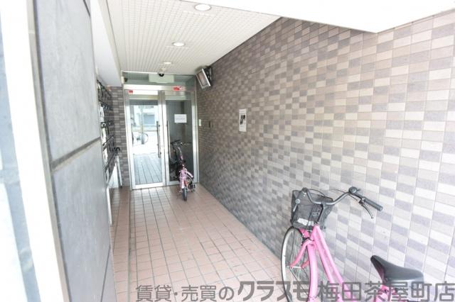 28/30 エントランス