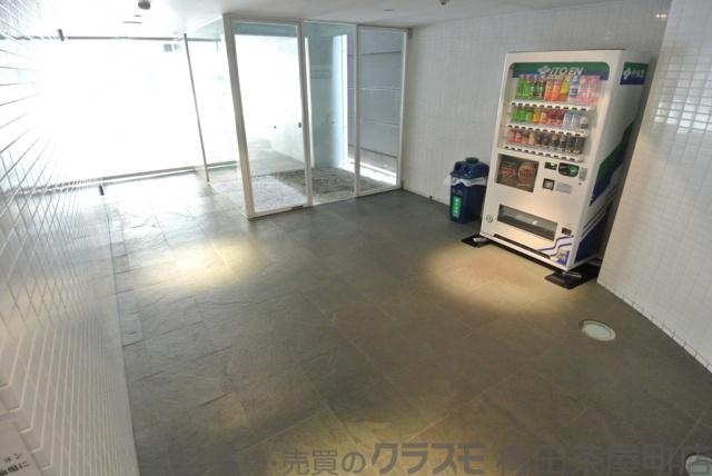 24/24 エントランス