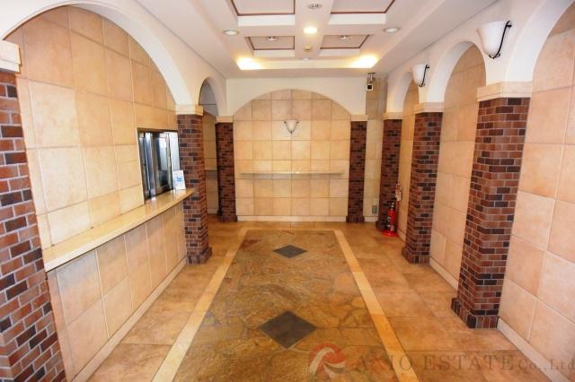 21/30 エントランス