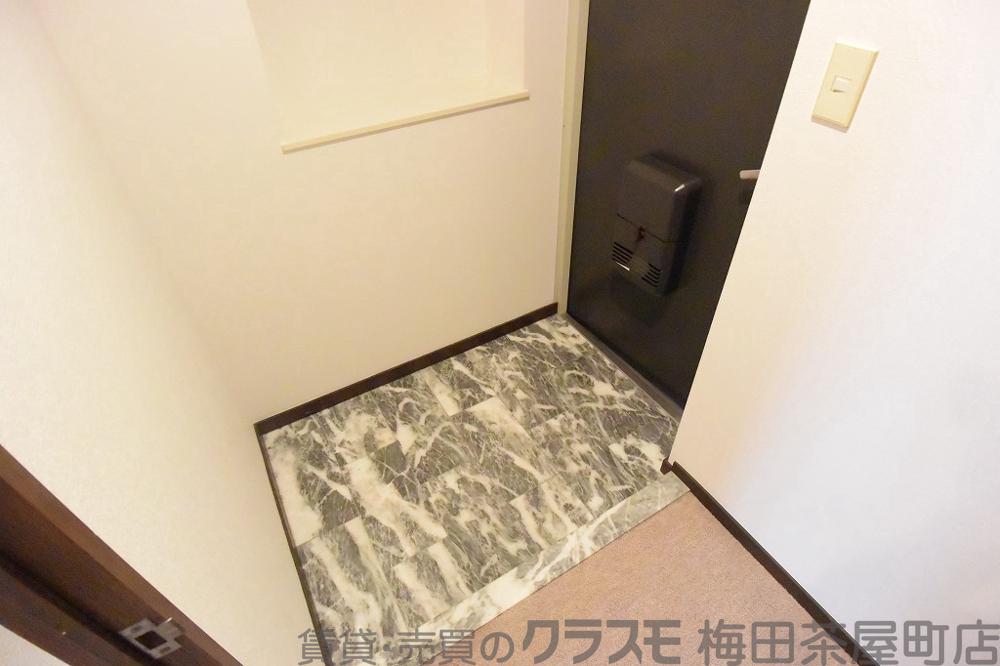 14/30 玄関