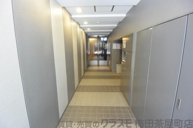 26/28 エントランス