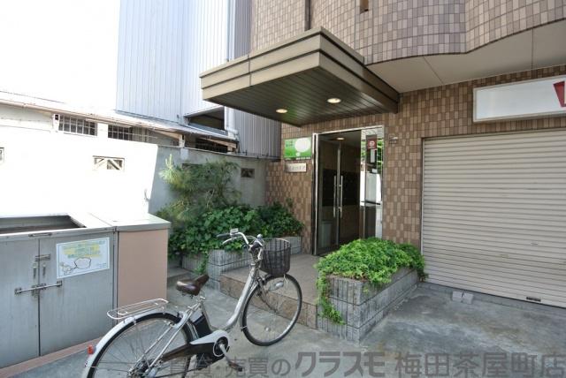 22/22 エントランス