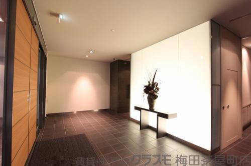 26/30 エントランス