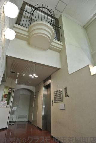 18/18 エントランス