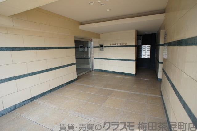 26/30 エントランス