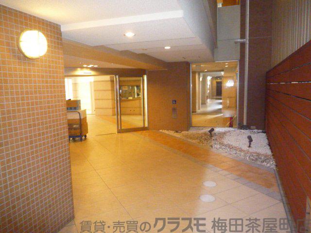 14/17 エントランス