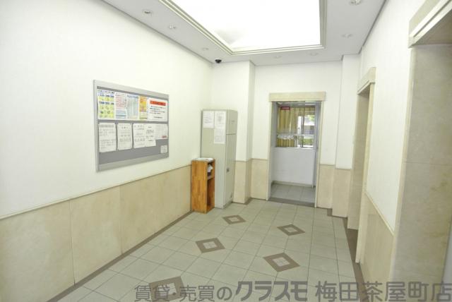 28/30 エントランス