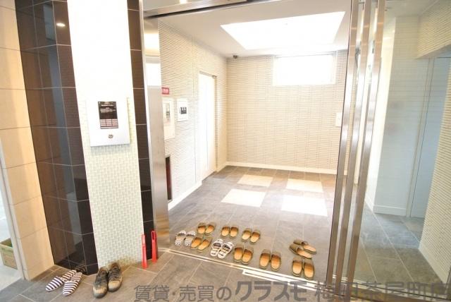 23/24 エントランス