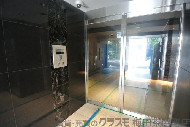 28/30 エントランス