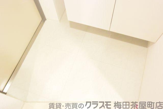 14/30 玄関