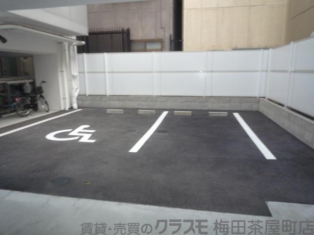 25/26 駐車場