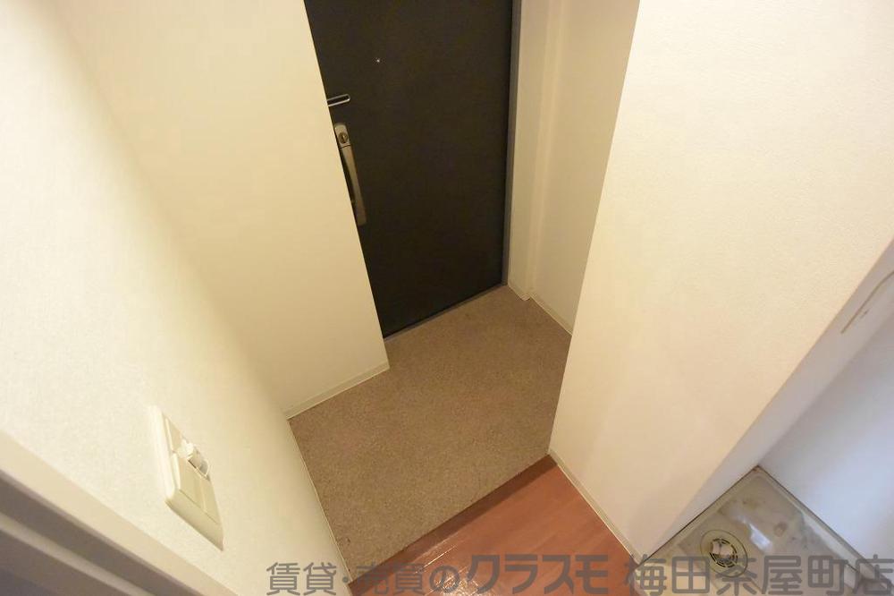 16/30 玄関