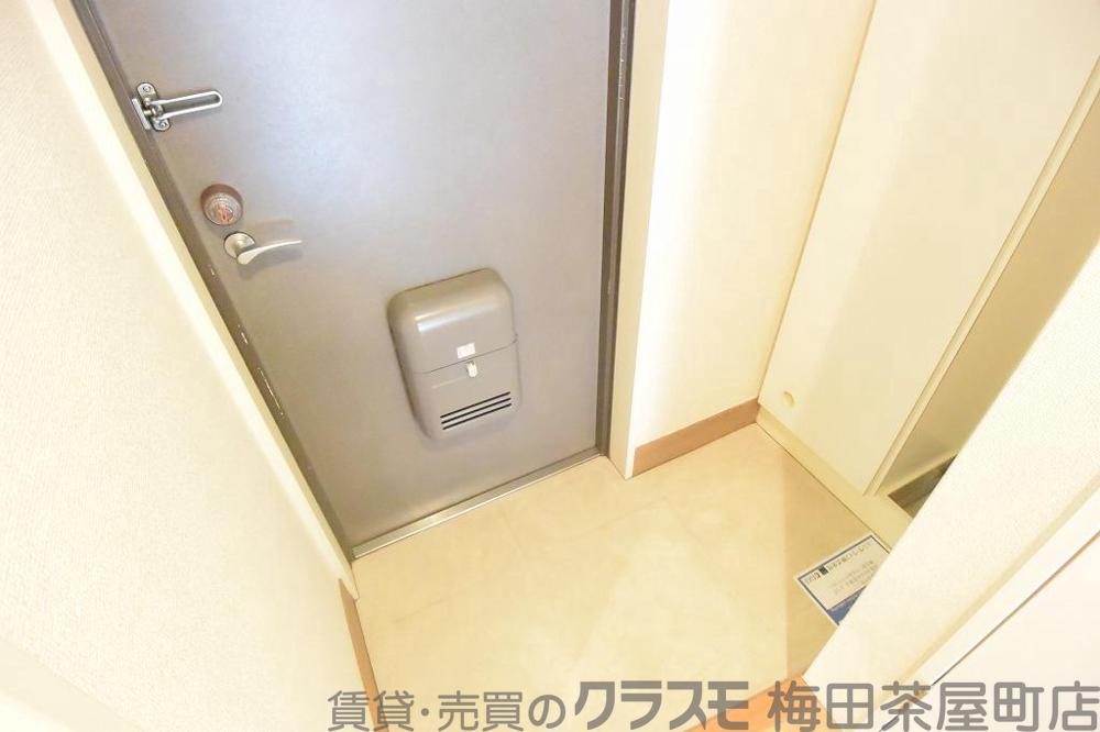 14/30 玄関