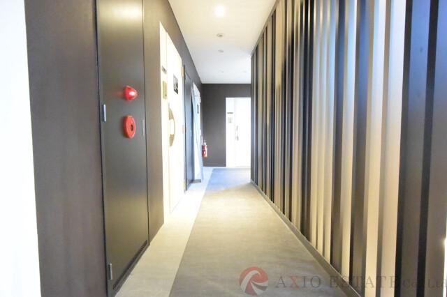 18/25 エントランス