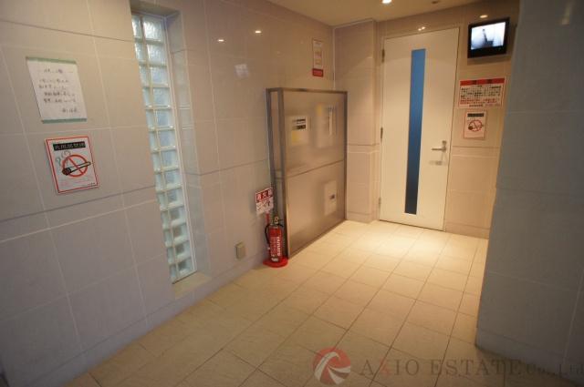 24/30 エントランス