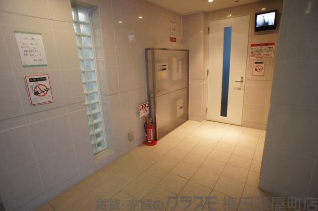 24/30 エントランス