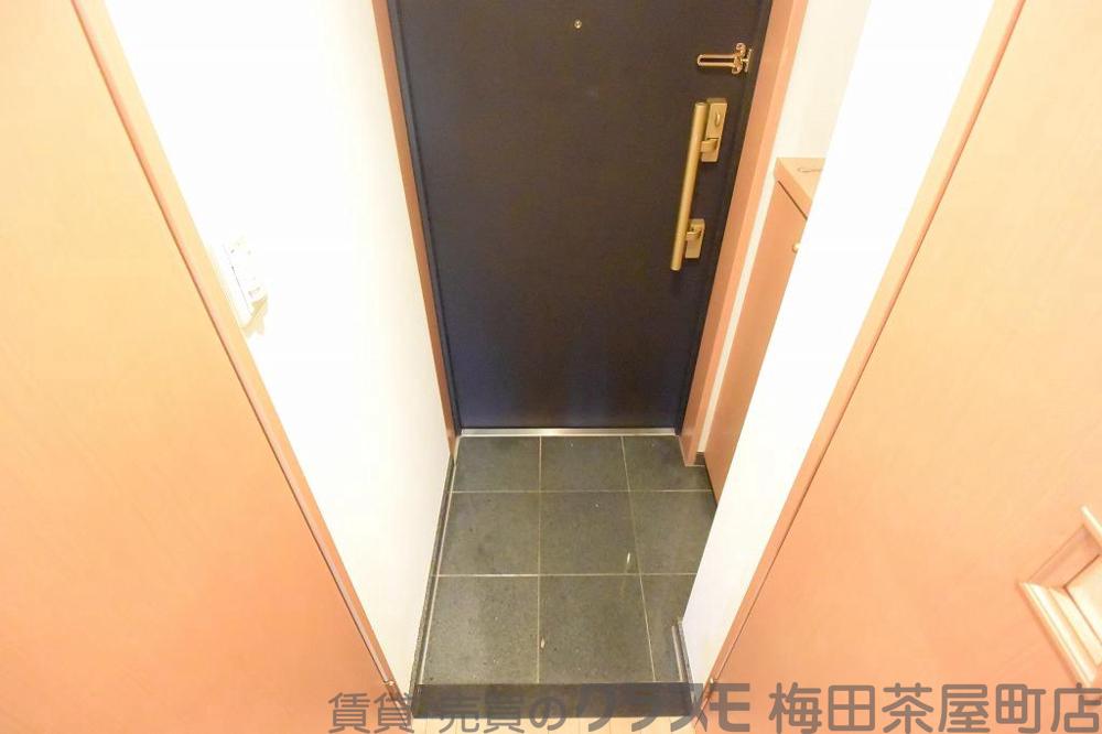 14/30 玄関