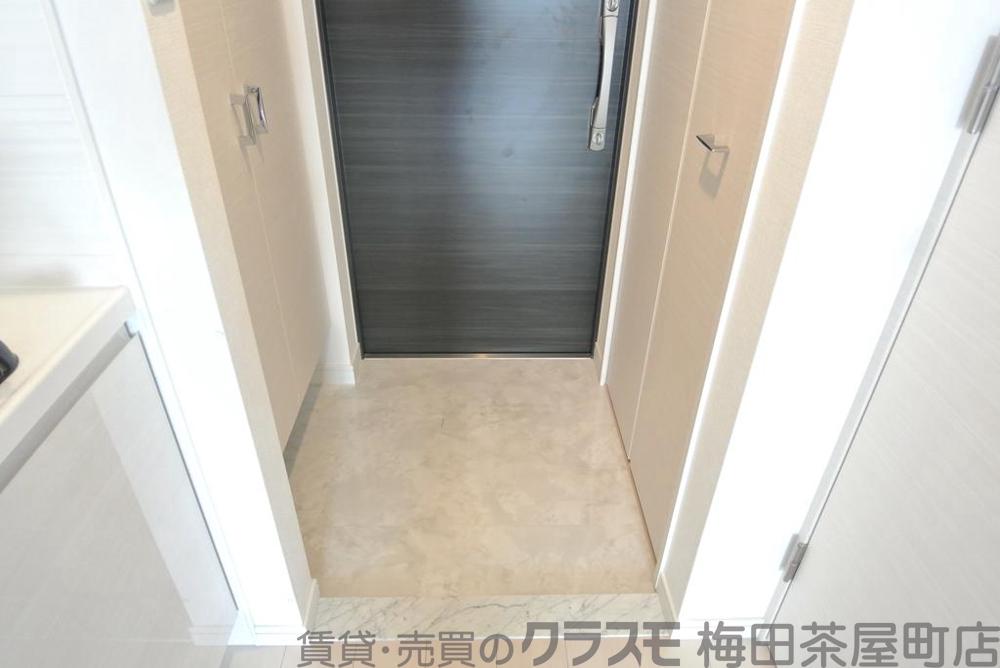 14/30 玄関