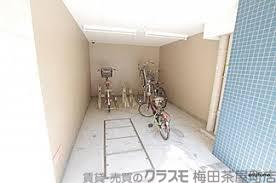 27/30 駐車場