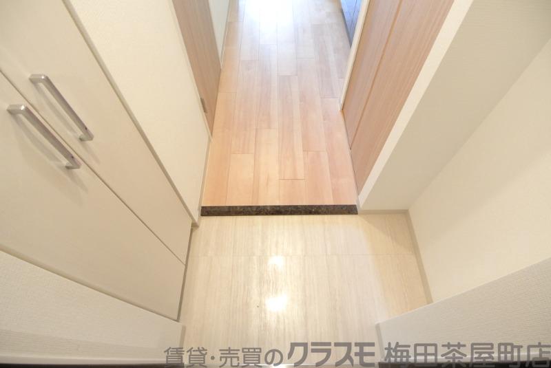 16/30 玄関