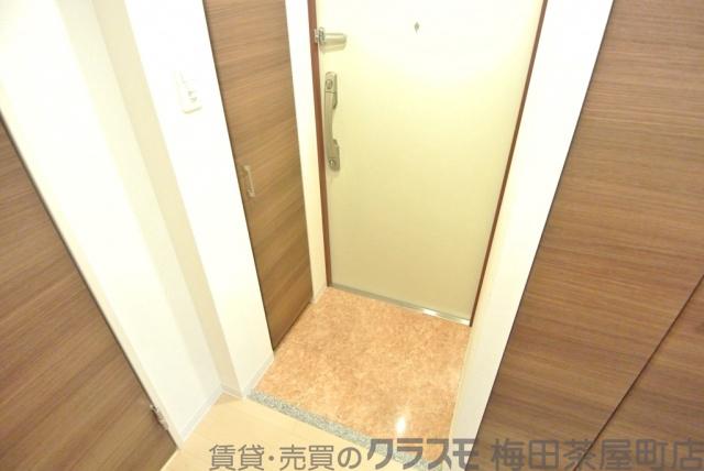 16/30 玄関
