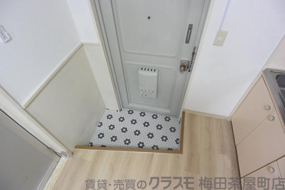14/30 玄関