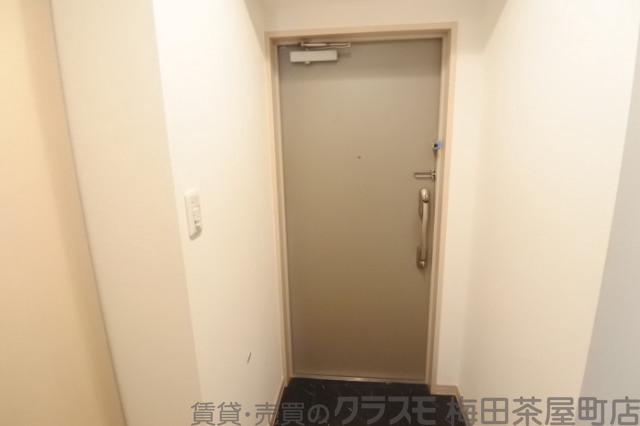 16/30 玄関