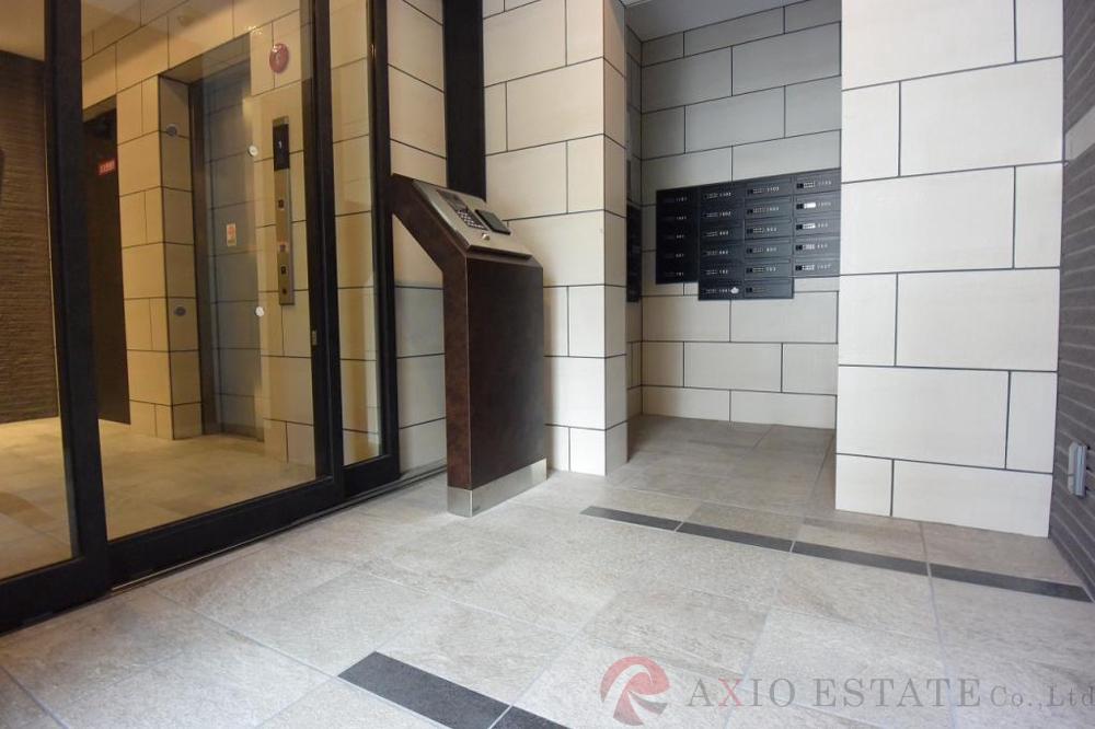 28/30 エントランス