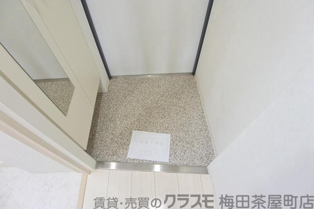 14/30 玄関