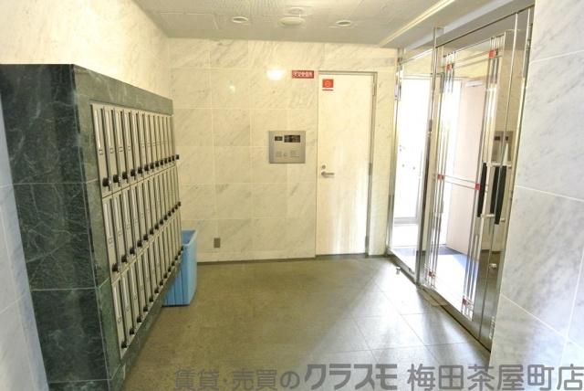 23/23 エントランス