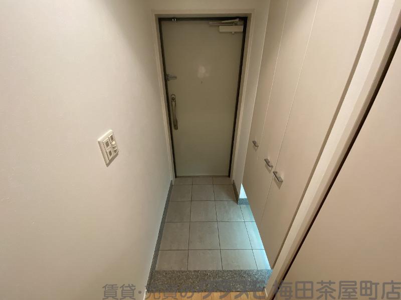 16/30 玄関