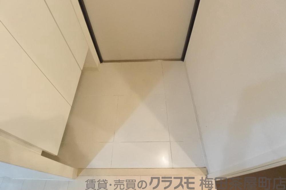 14/30 玄関